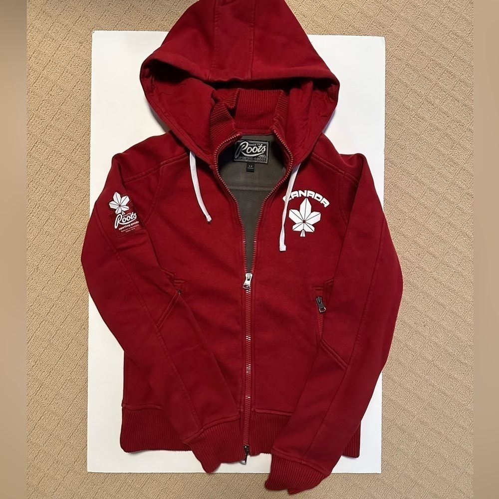 Roots Women’s Zipper Hoodie. Size small